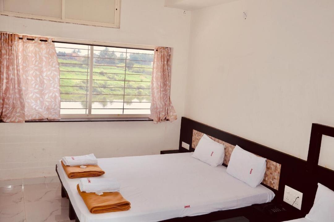 Hotel Mangalam Kurandvad Exterior foto